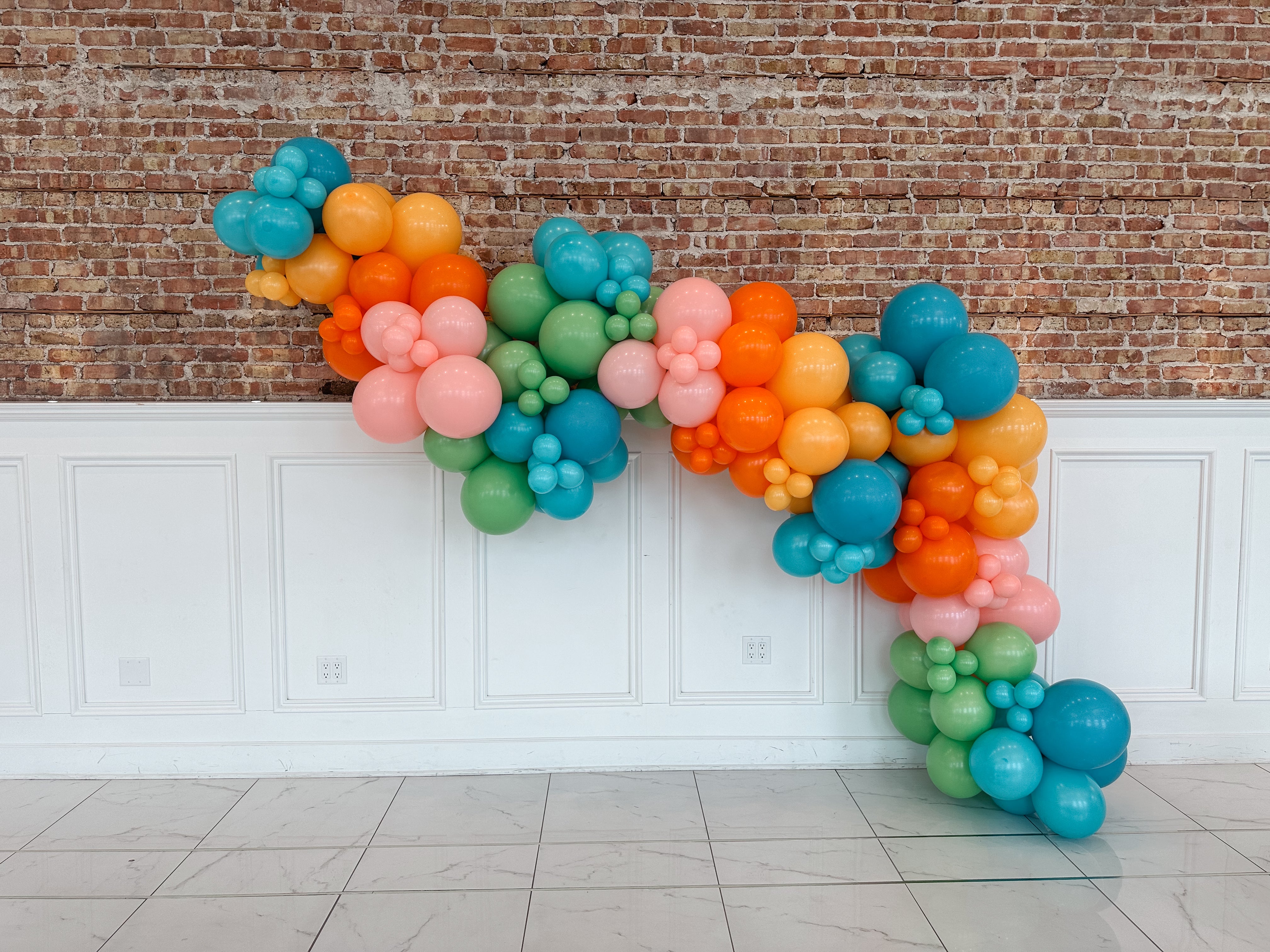 8' Balloon Garland - INFLATED